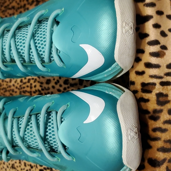 Lebron X "Easter" (2013) Size 5.5Y - Picture 6 of 8